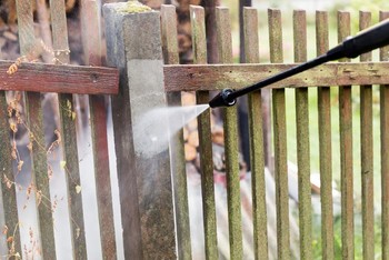Deck & Fence Cleaning in Eastpointe, Michigan