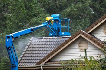 Expert Powerwashing LLC Roof Washing in Brandon