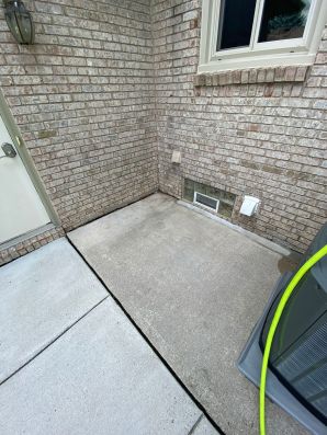 Before & After Pressure Washing in Rochester Hills, MI (2)